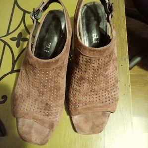 Vaneli Elija shoes size 4 M women